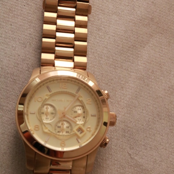 Woman Michael Kors watch main image 4